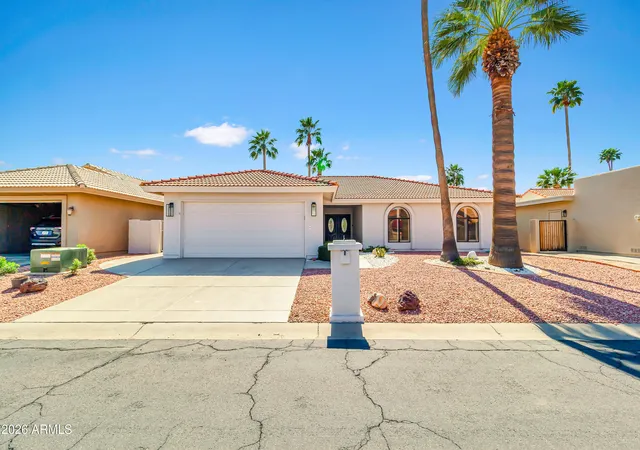 Homes for sale in Sun Lakes, AZ | 10831 E Sunnydale Dr, Sun Lakes, AZ 85248 | MLS# 6995557