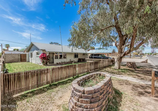 Photo 3 of Single family home for sale at 1009 N Coolidge Ave, Casa Grande, AZ 85122 | MLS# 6995720 | Listing updated on 2026-06-03