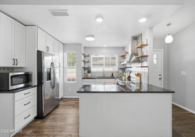 Photo 4 of Sale Pending at 17215 N 2nd Place, Phoenix, AZ 85022 | MLS# 7012473 | Listing updated on 2026-07-15
