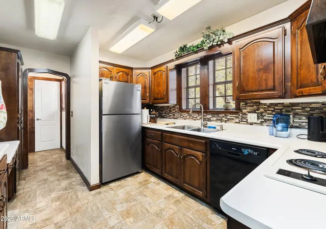 Photo 3 of Single family home for sale at 2 Woodside Dr, Prescott, AZ 86305 | MLS# 6996607 | Listing updated on 2026-06-24