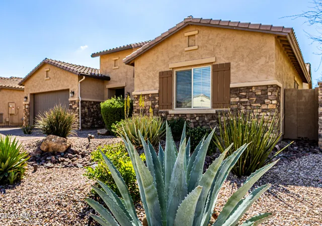 Photo 3 of Single family home for sale at 9753 W Rowel Rd, Peoria, AZ 85383 | MLS# 6997149 | Listing updated on 2026-10-01