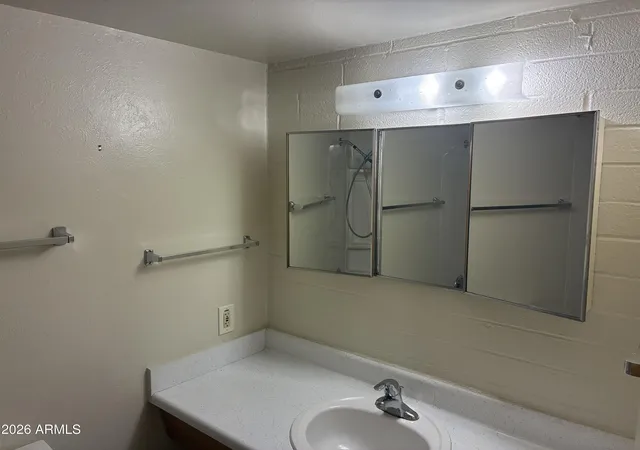Homes for sale in Phoenix, AZ | 2635 W Rose Ln #B-215, Phoenix, AZ 85017 | MLS# 6999146