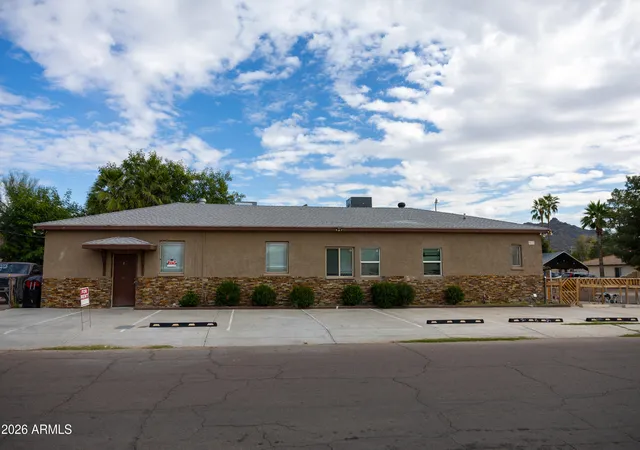 Photo 4 of Townhouse for sale at 9027 N 11th Street, Phoenix, AZ 85020 | MLS# 6996997 | Listing updated on 2026-08-25