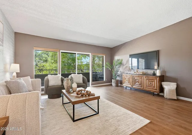 4th image of 1201 E Rose Ln, Phoenix, AZ 85014