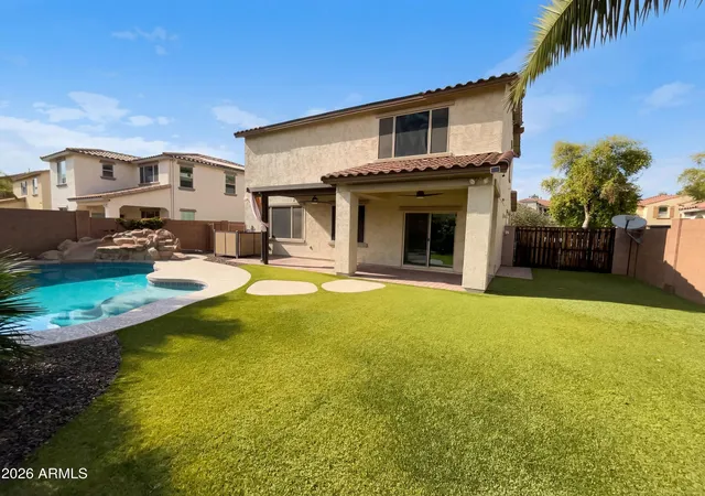 Photo 4 of Single family home for sale at 1099 E Sourwood Dr, Gilbert, AZ 85298 | MLS# 6996514 | Listing updated on 2026-09-19
