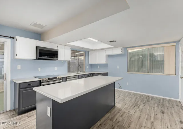 Homes for sale in Peoria, AZ | 10511 W Ruth Ave, Peoria, AZ 85345 | MLS# 6999712