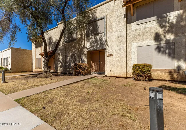Photo 3 of Townhouse for sale at 3109 W Harmont Dr, Phoenix, AZ 85051 | MLS# 6997293 | Listing updated on 2026-09-07
