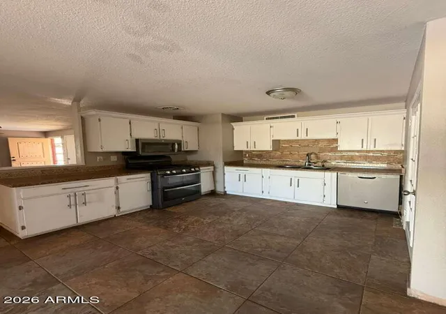 Photo 4 of Single family home for sale at 14836 N 32nd Lane, Phoenix, AZ 85053 | MLS# 6998752 | Listing updated on 2026-08-11