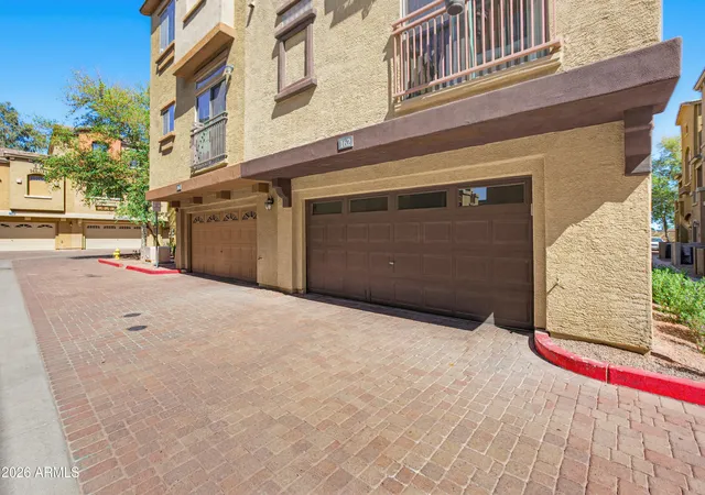 2nd image of 3250 W Greenway Rd, Phoenix, AZ 85053