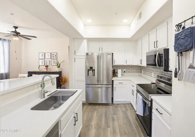 4th image of 3250 W Greenway Rd, Phoenix, AZ 85053