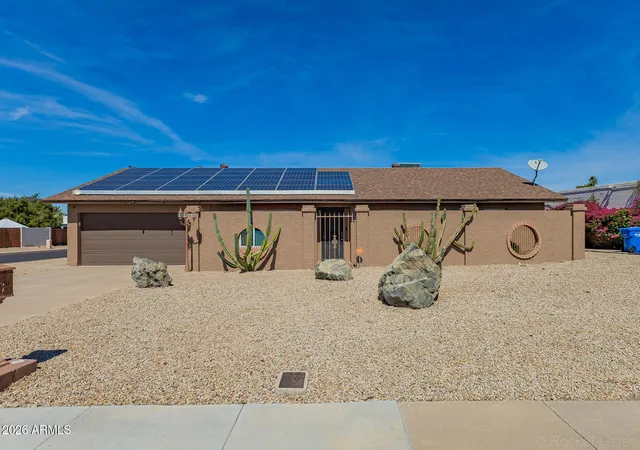 Photo 2 of Sale Pending at 2902 E Claire Dr, Phoenix, AZ 85032 | MLS# 7001523 | Listing updated on 2026-09-05