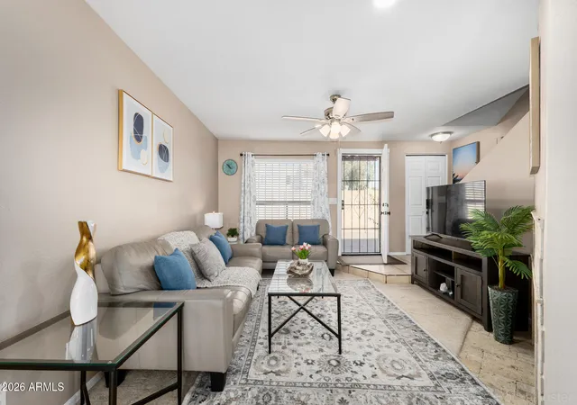 3rd image of 1618 N 32nd St, Phoenix, AZ 85008