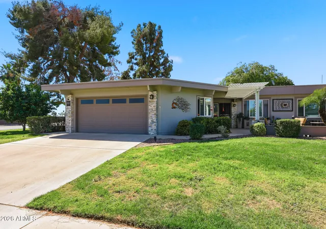 Photo 2 of Townhouse for sale at 10101 W Pineaire Dr, Sun City, AZ 85351 | MLS# 7000142 | Listing updated on 2026-09-11