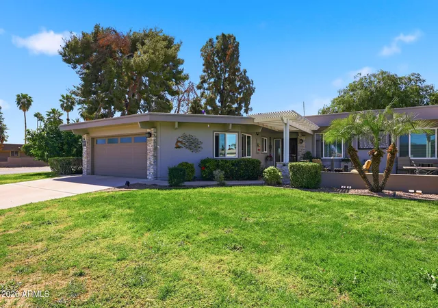 Photo 3 of Townhouse for sale at 10101 W Pineaire Dr, Sun City, AZ 85351 | MLS# 7000142 | Listing updated on 2026-09-11