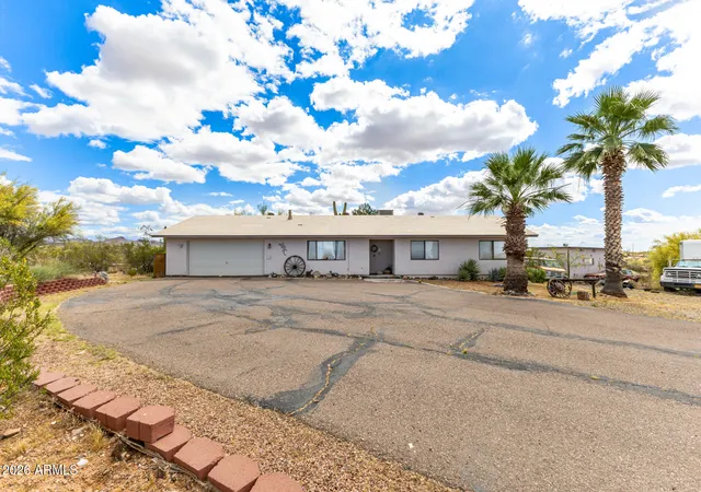 Homes for sale in Morristown, AZ | 41625 W Hwy 60 89 Ave, Morristown, AZ 85342 | MLS# 6999982