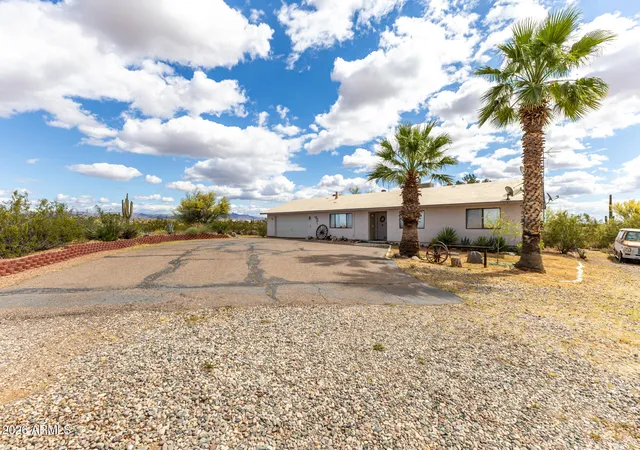Homes for sale in Morristown, AZ | 41625 W Hwy 60 89 Ave, Morristown, AZ 85342 | MLS# 6999982