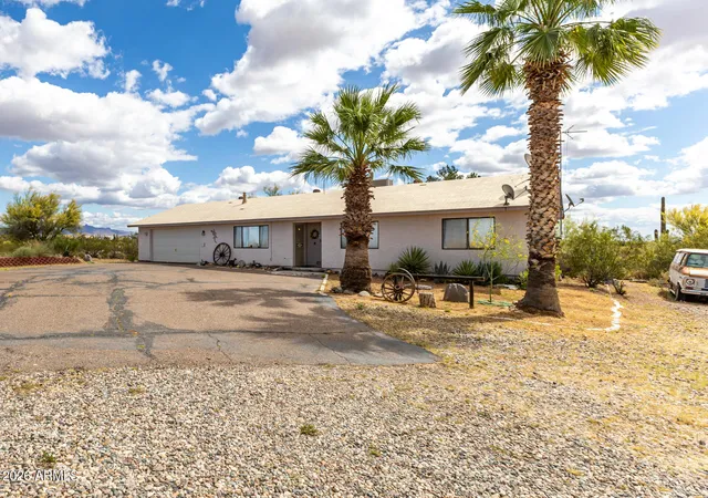 Homes for sale in Morristown, AZ | 41625 W Hwy 60 89 Ave, Morristown, AZ 85342 | MLS# 6999982