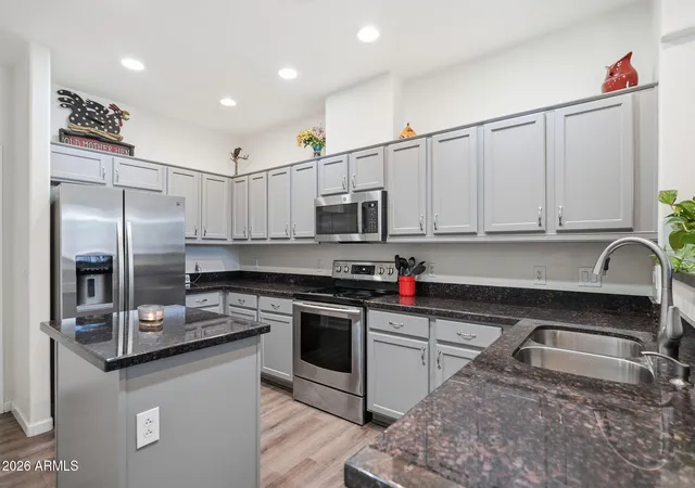 Homes for sale in Anthem, AZ | 42424 N Gavilan Peak Pkwy #28102, Anthem, AZ 85086 | MLS# 7000021