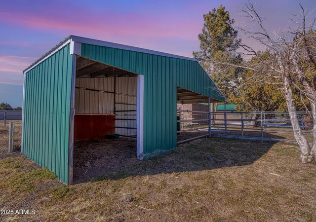 Photo 3 of Single family home for sale at 1435 Flag Holw Rd, Lakeside, AZ 85929 | MLS# 7001269 | Listing updated on 2026-10-08