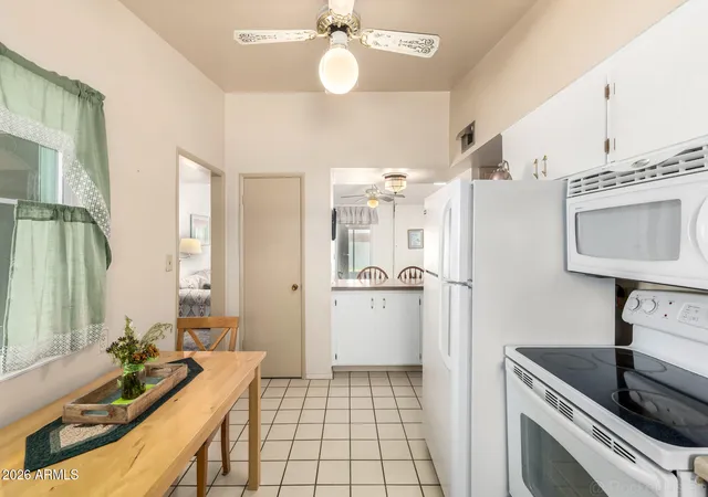 Photo 3 of Townhouse for sale at 10801 W Windsor Dr, Sun City, AZ 85351 | MLS# 7000708 | Listing updated on 2026-09-18