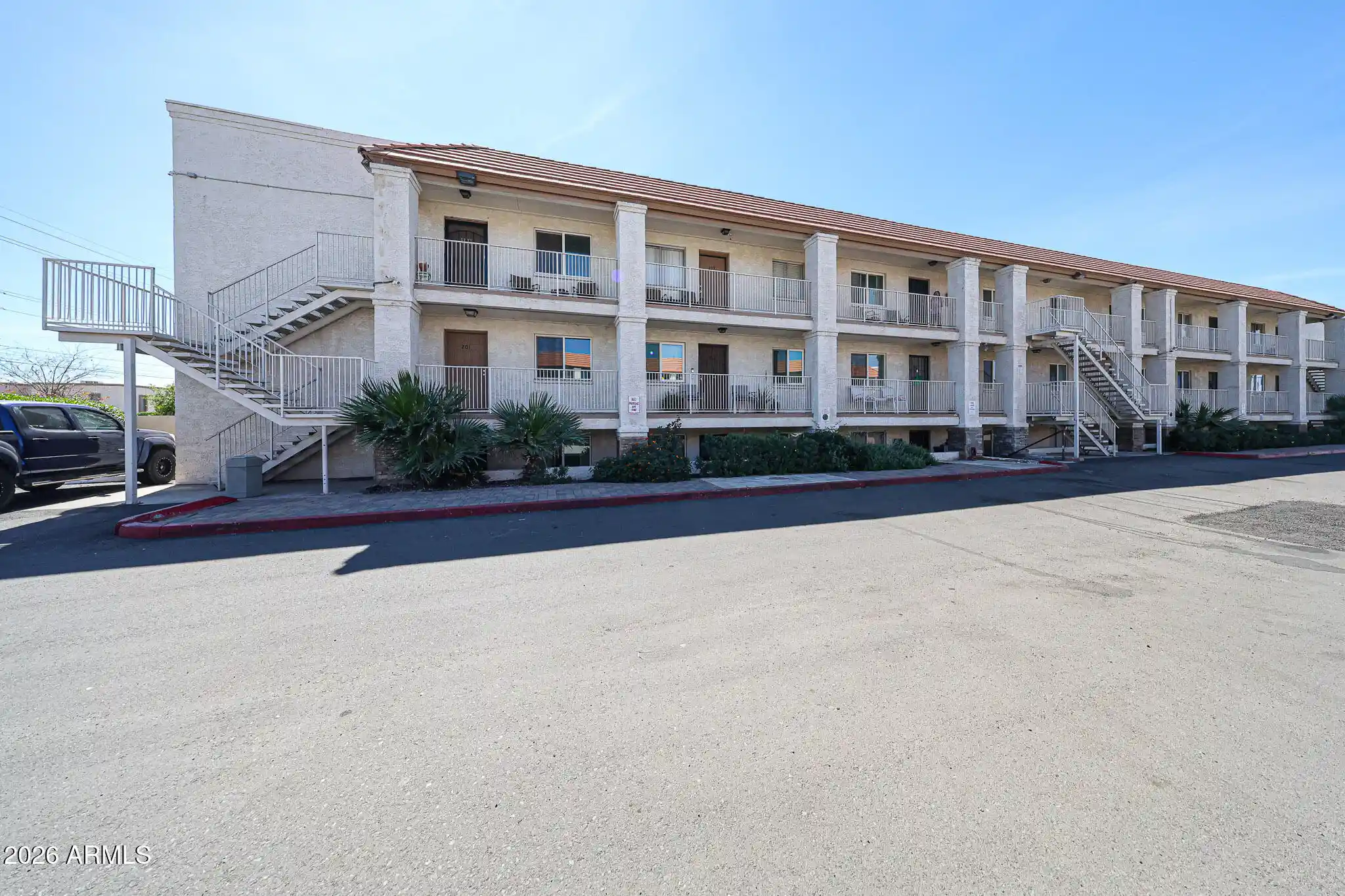 Listing Photo 2 - Condo for sale in 21622 N 23Rd Ave located at 21622 N 23Rd Ave, Phoenix, AZ 85027 - Unit #B105