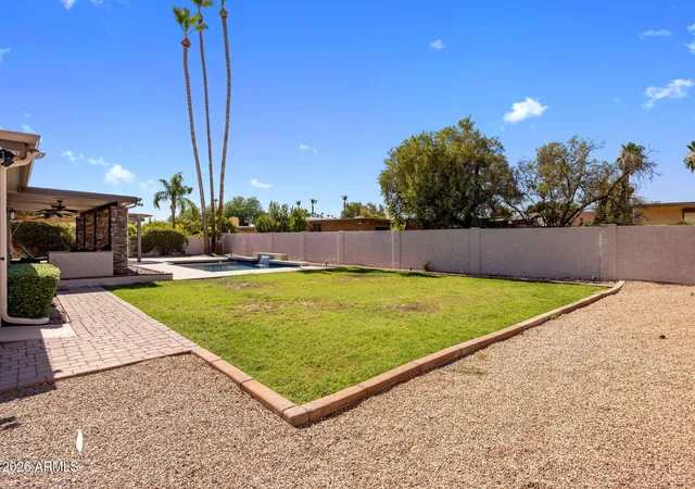 Photo 2 of Sale Pending at 312 E Brook Holw Dr, Phoenix, AZ 85022 | MLS# 7001974 | Listing updated on 2026-08-04