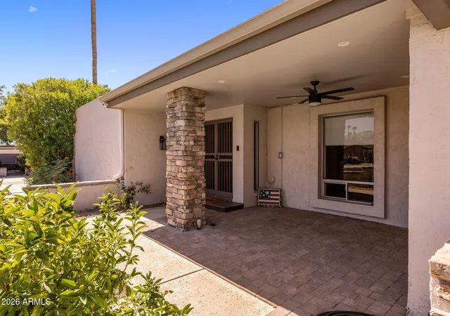 Photo 4 of Sale Pending at 312 E Brook Holw Dr, Phoenix, AZ 85022 | MLS# 7001974 | Listing updated on 2026-08-04