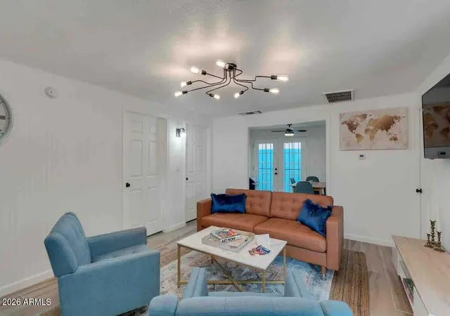 3rd image of 214 E Alice Ave, Phoenix, AZ 85020 | MLS# 7001961