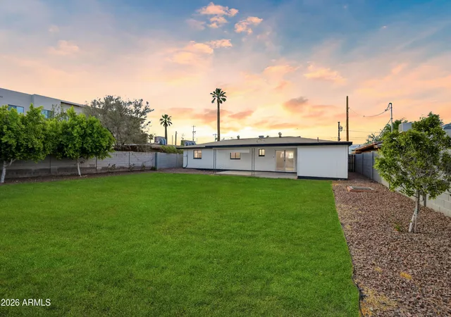 Photo 3 of Single family home for sale at 1221 E Elm St, Phoenix, AZ 85014 | MLS# 7047308 | Listing updated on 2026-09-21