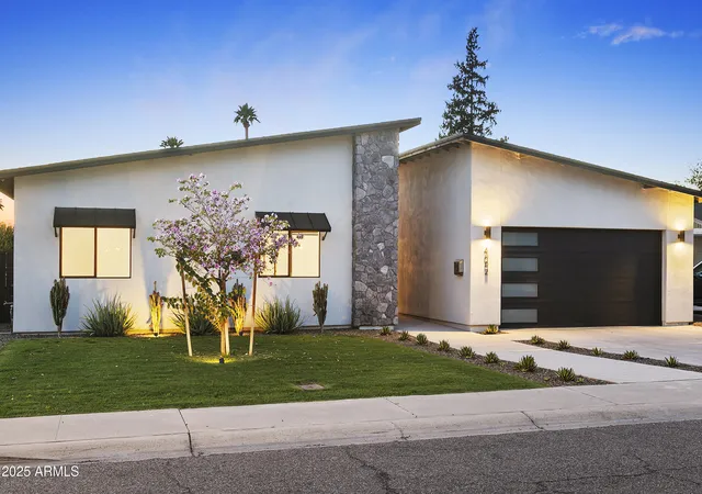 Photo 3 of Single family home for sale at 4002 N 33rd Place, Phoenix, AZ 85018 | MLS# 7000788 | Listing updated on 2026-09-25