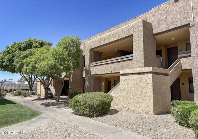 3rd image of 3535 W Tierra Buena Ln, Phoenix, AZ 85053