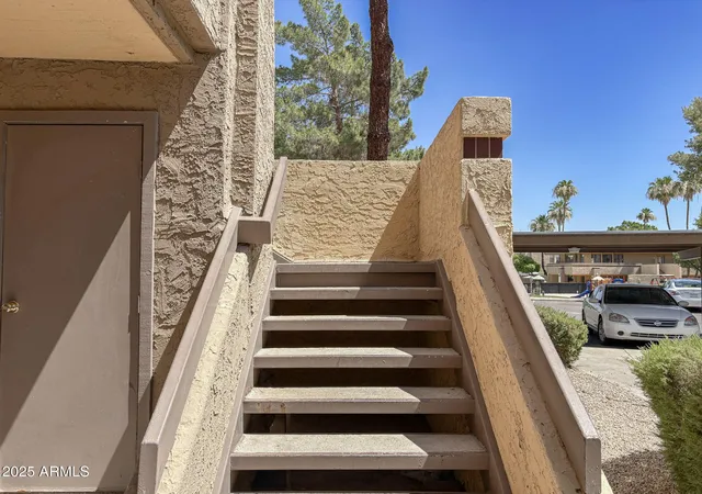 4th image of 3535 W Tierra Buena Ln, Phoenix, AZ 85053