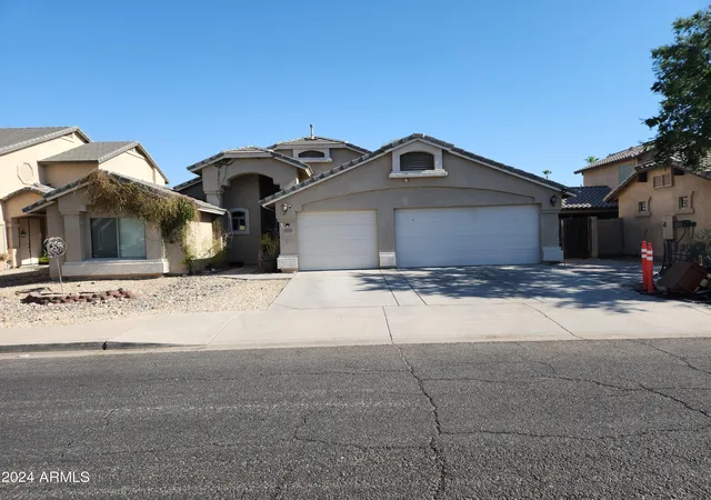1st image of 3925 W Kings Ave, Phoenix, AZ 85053 | MLS# 7000902