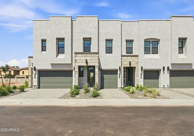 Photo 1 of Sale Pending at 5820 S 35th Way, Phoenix, AZ 85040 | MLS# 7001443 | Listing updated on 2026-09-21