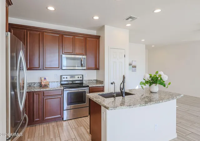 Photo 3 of Single family home for sale at 16914 S 180th Avenue, Goodyear, AZ 85338 | MLS# 7002085 | Listing updated on 2026-10-02