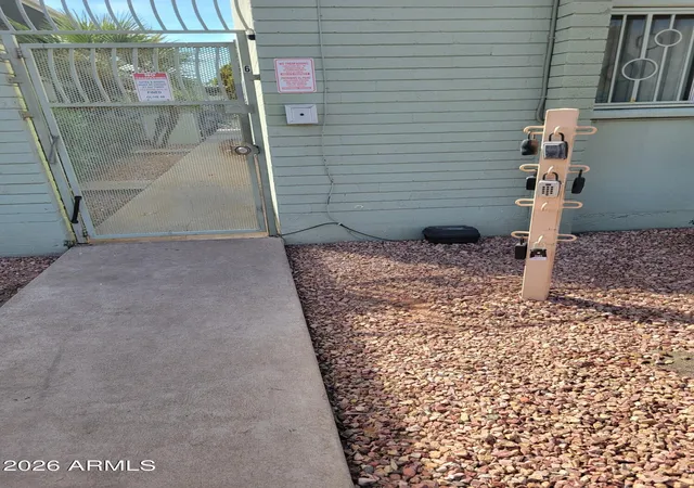 2nd image of 1702 W Tuckey Ln, Phoenix, AZ 85015