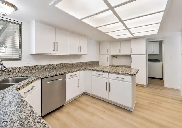 5th image of 1921 E Gemini Dr, Tempe, AZ 85283 | MLS# 7002093