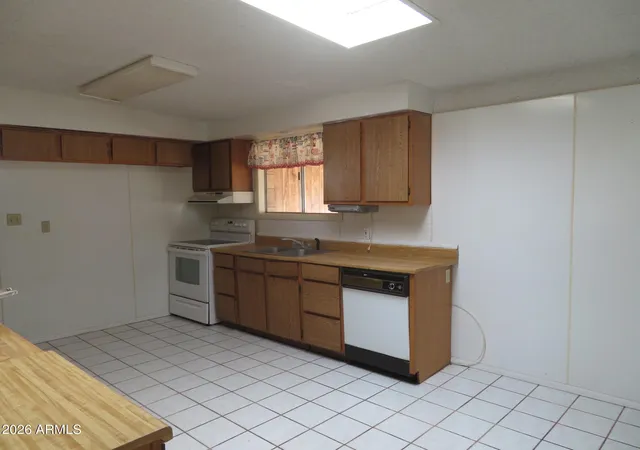 Photo 3 of Single family home for sale at 211 Dragoon St, Huachuca City, AZ 85616 | MLS# 7002263 | Listing updated on 2026-09-18