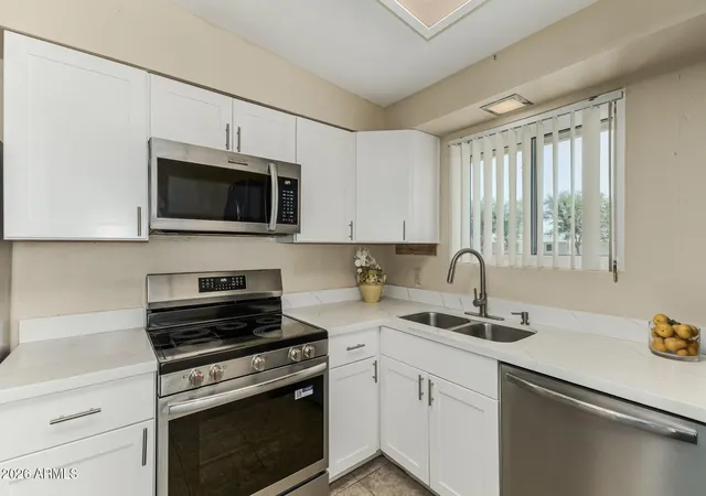 3rd image of 10752 W Peoria Ave, Sun City, AZ 85351 | MLS# 7053322
