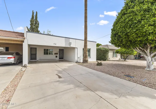 Photo 3 of Townhouse for sale at 7714 E Chaparral Rd, Scottsdale, AZ 85250 | MLS# 7007085 | Listing updated on 2026-09-19