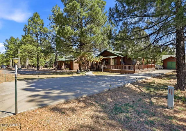 Homes for sale in Overgaard, AZ | 2690 Palomino Trl, Overgaard, AZ 85933 | MLS# 7006181