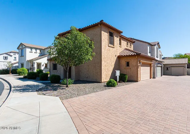 3rd image of 26329 N Babbling Brook Dr, Phoenix, AZ 85083 | MLS# 7004939