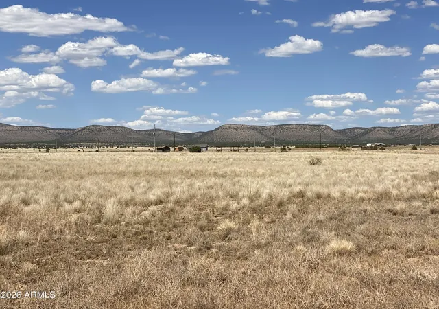 1st image of 3889 W Onyx Rd #171, Paulden, AZ 86334 | MLS# 7003701