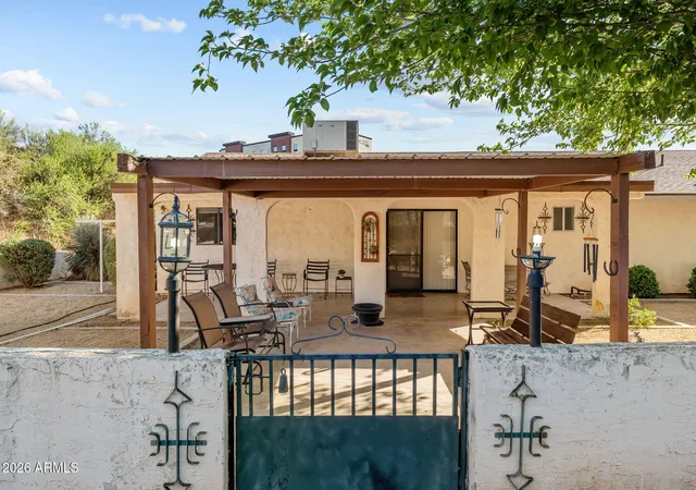 Photo 4 of Single family home for sale at 550 E Bass Rd, Wickenburg, AZ 85390 | MLS# 7003904 | Listing updated on 2026-04-09