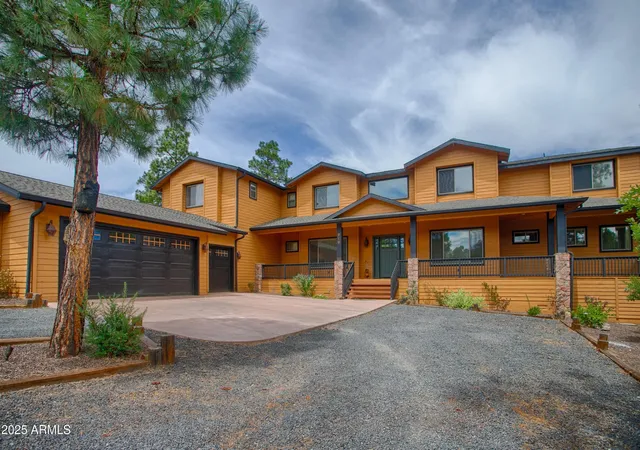 Photo 2 of Mansion for sale at 910 S Barberry Ln, Show Low, AZ 85901 | MLS# 7003935 | Listing updated on 2026-07-28