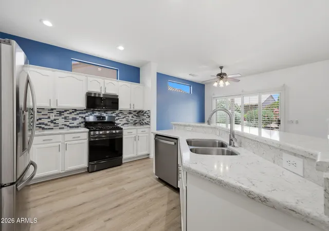 5th image of 18375 N Avalon Ln, Surprise, AZ 85374 | MLS# 7024824