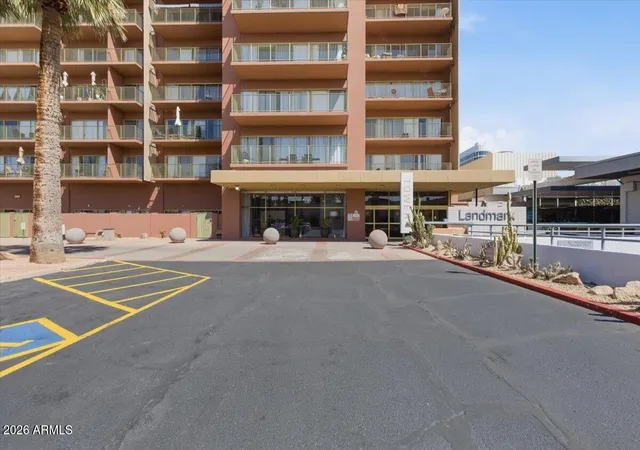 2nd image of 4750 N Central Ave #B14, Phoenix, AZ 85012 | MLS# 7005660