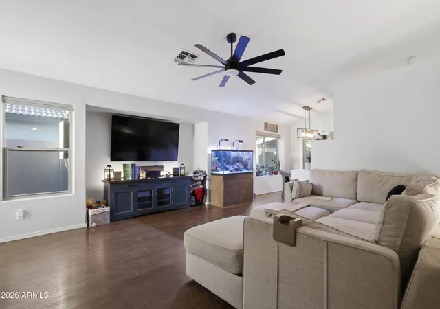 5th image of 661 N Joshua Tree Ln, Gilbert, AZ 85234 | MLS# 7005186