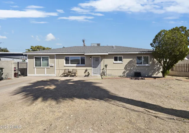 3rd image of 418 E Orchid Ln, Phoenix, AZ 85020 | MLS# 7006616
