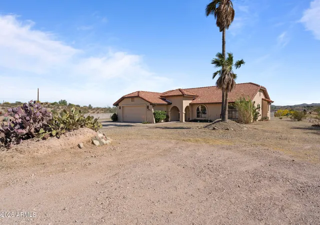 Photo 2 of Single family home for sale at 55500 N Vulture Mine Rd, Wickenburg, AZ 85390 | MLS# 7006053 | Listing updated on 2026-05-10